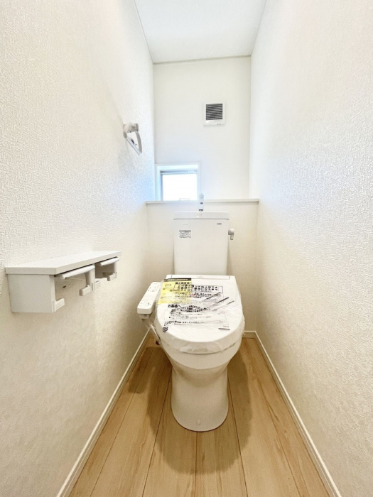 �g�C���@�g�C����1�K��2�K���ꂼ��ɔz�u����Ă��ĂƂĂ��֗��ł��B 