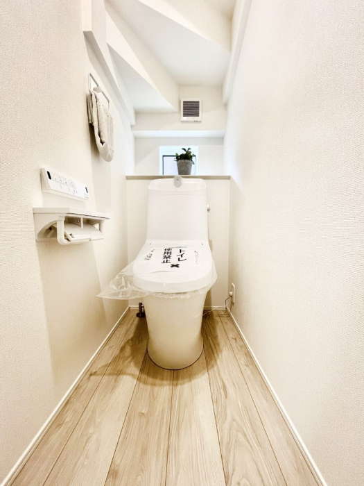 �g�C���@�g�C����1�K��2�K���ꂼ��ɔz�u����Ă��ĂƂĂ��֗��ł��B 