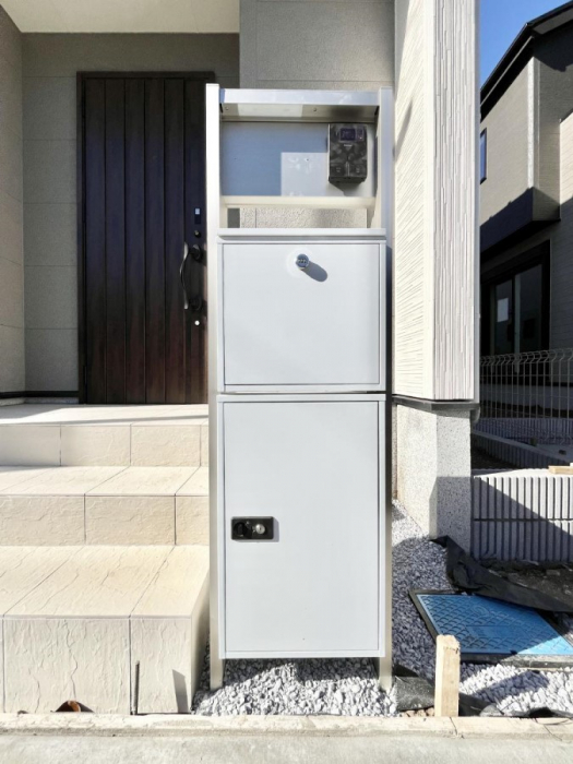 ���̑��@�\�D�E�C���^�[�z���E�|�X�g�E��z�a�n�w���ЂƂɏW��B�G���g�����X�ɂȂ��ރV���v���f�U�C���B