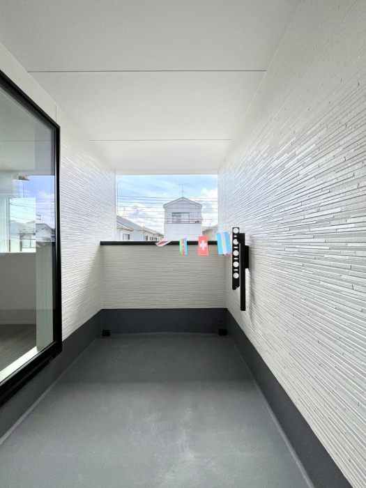 �o���R�j�[�@�C���i�[�o���R�j�[�Ȃ̂ŉJ�ł����󕨂����������o���āA���ʂ�������̂Ŋ������ǂ��A�������X�y�[�X�Ƃ��ďd�󂵂܂��B 