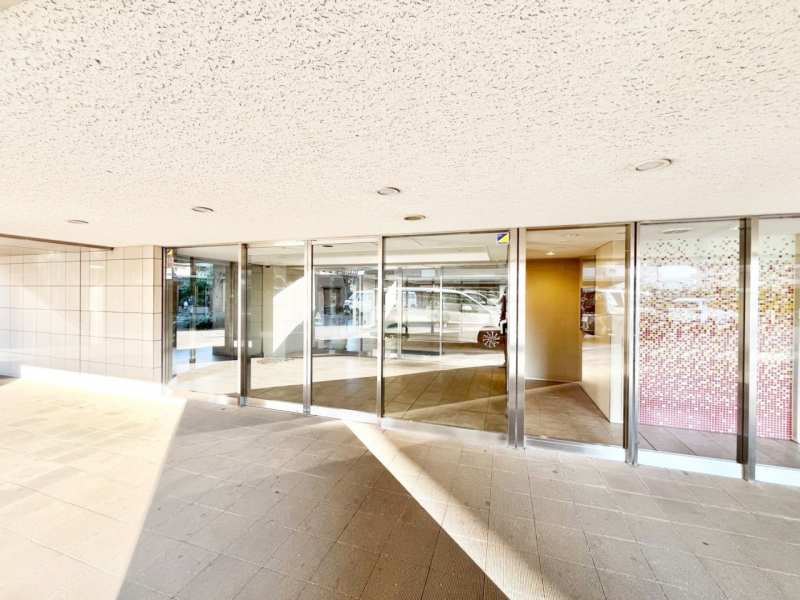 �G���g�����X�@�������������͋C�̃G���g�����X