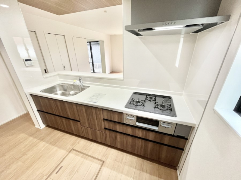 �L�b�`���@���������Ȃ���ł����Ƒ��Ƃ̉�b���y���߂�ΖʃL�b�`��