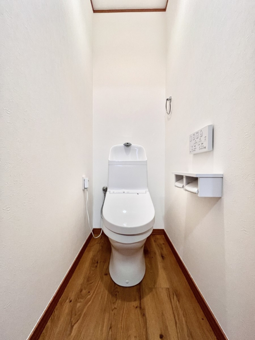 �g�C���@�g�C����1�K��2�K���ꂼ��ɔz�u����Ă��ĂƂĂ��֗��ł��B 