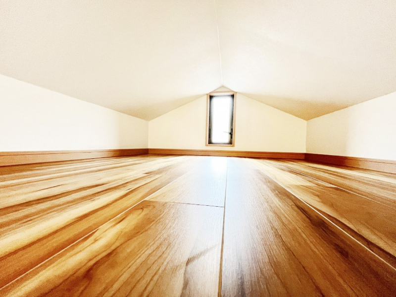 ���[�@�G�ߕi���̕i�Ȃǂ��X�b�L�����[�o���鏬�������[�t���ł��B