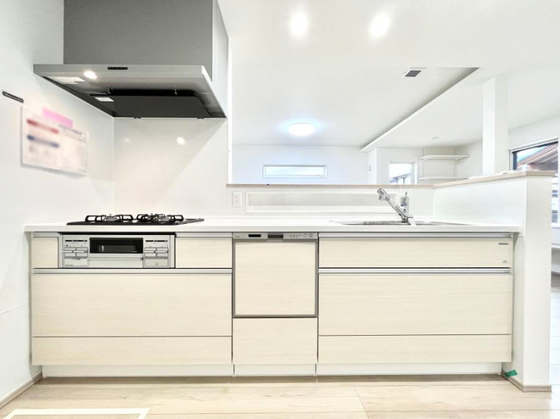 �L�b�`���@���������Ȃ���ł����Ƒ��Ƃ̉�b���y���߂�ΖʃL�b�`��