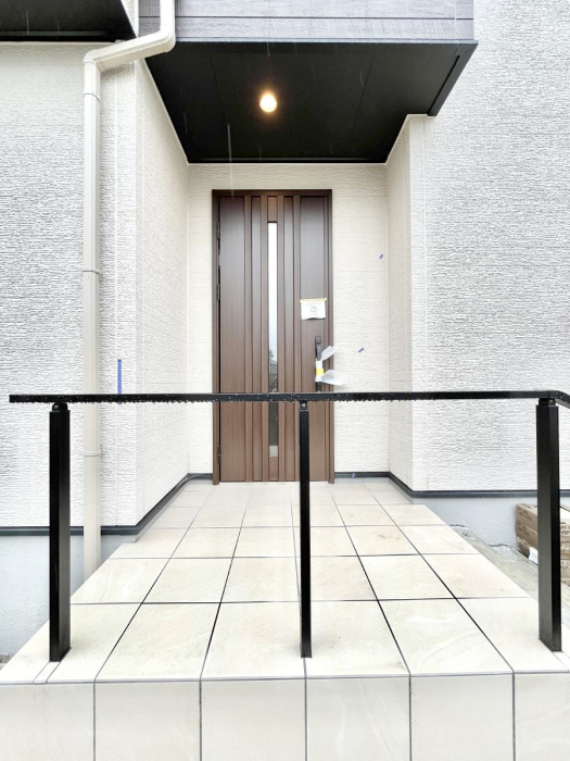 ���ց@��؂ȉƑ��A���q���o�}���錺�ցB