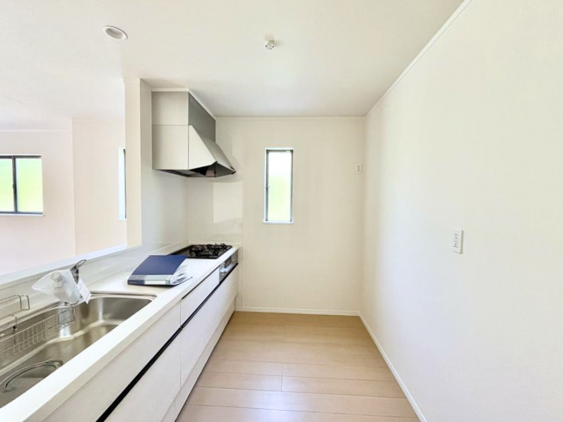 �L�b�`���@�u�₩�ȕ����ʂ蔲����L�b�`���B��������̂Ŗ��邭���C�ɂ��𗧂��܂��B