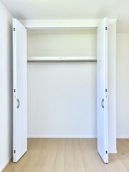 ���[�@�m���̃N���[�[�b�g�B���s��������̂Ō���̈ߗނ�����������܂�܂��B