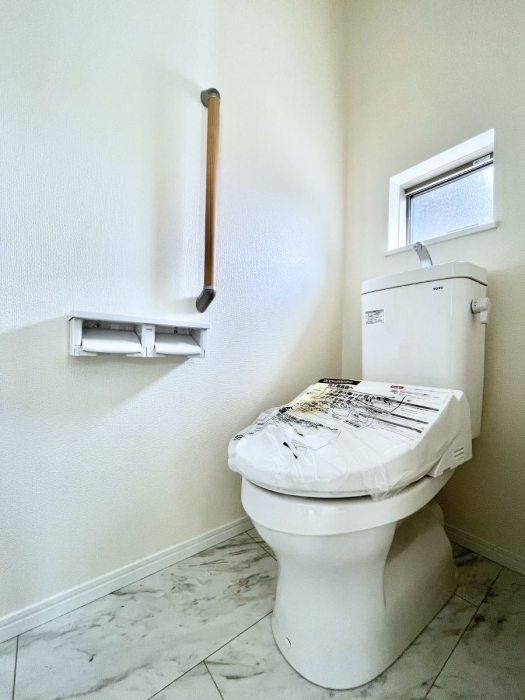 �g�C���@�g�C����1�K��2�K���ꂼ��ɔz�u����Ă��ĂƂĂ��֗��ł��B 