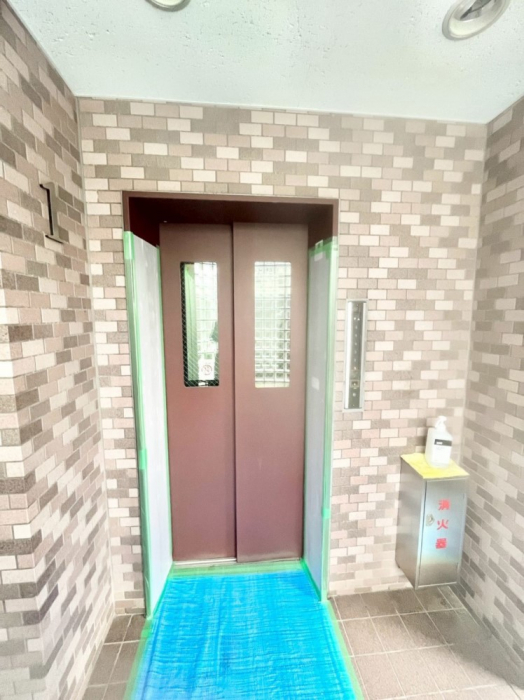 ���̑��@����̏�艺��ɕ֗��ȃG���x�[�^�[�I