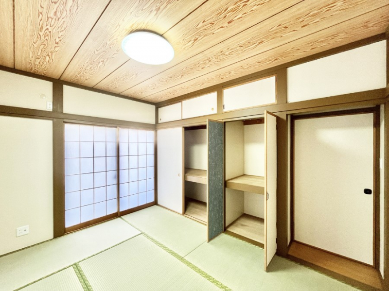 ���̑����ρ@���r���O�Ɨׂ荇���Ă���a���B�ق��ƈꑧ�ł���a�̋�Ԃł��B