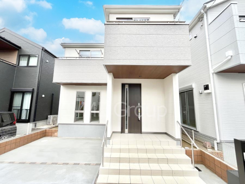 ���n�O�ώʐ^�@�������ꂽ�O�ρA�㎿�ȏZ��Ԃ��L���鎺���͉i�����S���ĉ߂�����Z���ł��B 