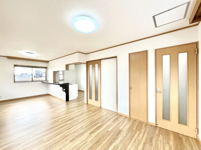 ���r���O�@�������������͋C�̂k�c�j�͉Ƒ��݂�Ȃ̉��K���  