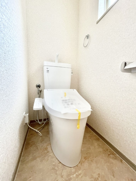 �g�C���@�g�C����1�K��2�K���ꂼ��ɔz�u����Ă��ĂƂĂ��֗��ł��B 