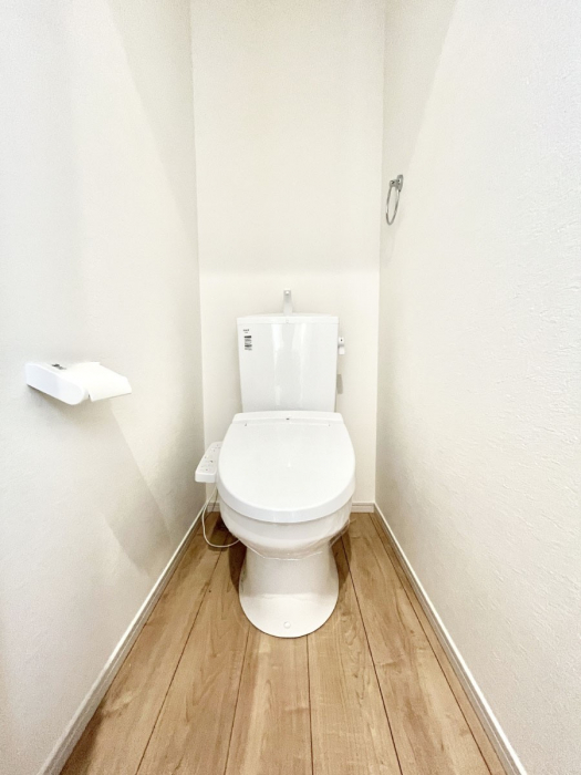 �g�C���@�g�C����1�K��2�K���ꂼ��ɔz�u����Ă��ĂƂĂ��֗��ł��B 