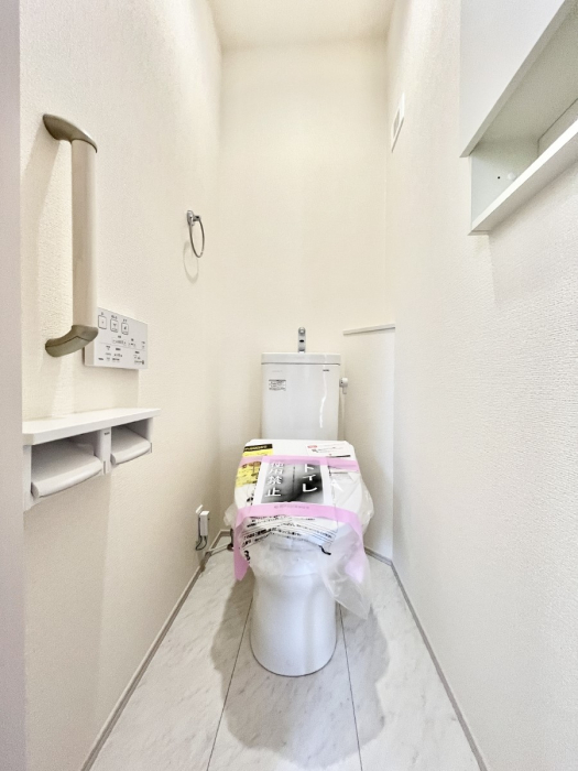 �g�C���@�g�C����1�K��2�K���ꂼ��ɔz�u����Ă��ĂƂĂ��֗��ł��B 