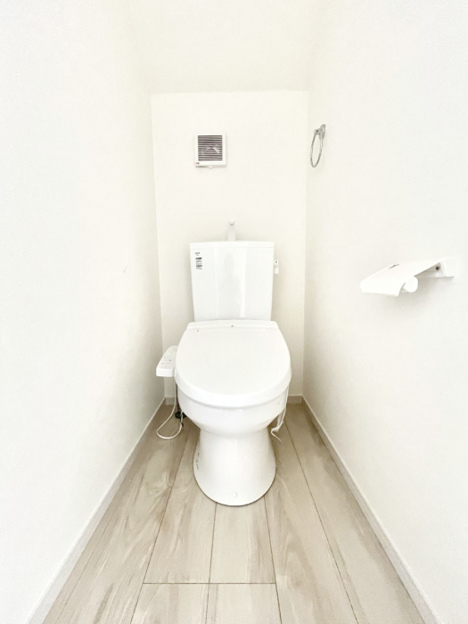 �g�C���@�g�C����1�K��2�K���ꂼ��ɔz�u����Ă��ĂƂĂ��֗��ł��B 