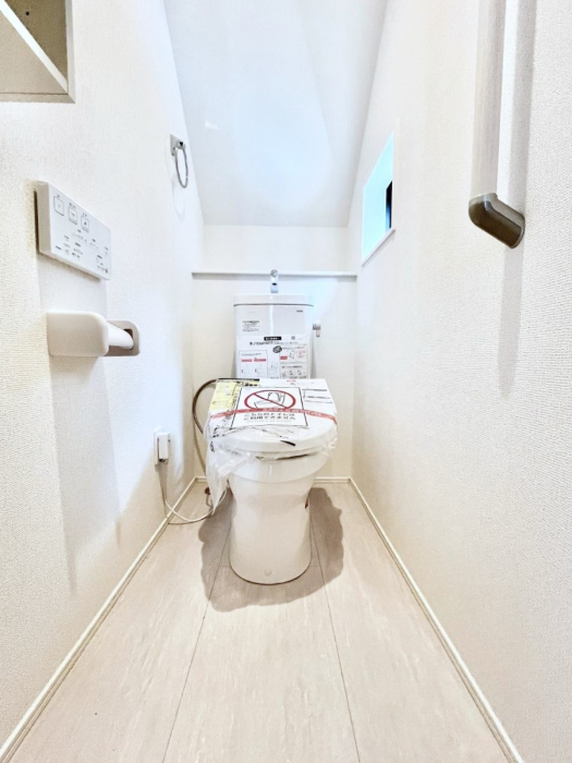 �g�C���@�g�C����1�K��2�K���ꂼ��ɔz�u����Ă��ĂƂĂ��֗��ł��B 