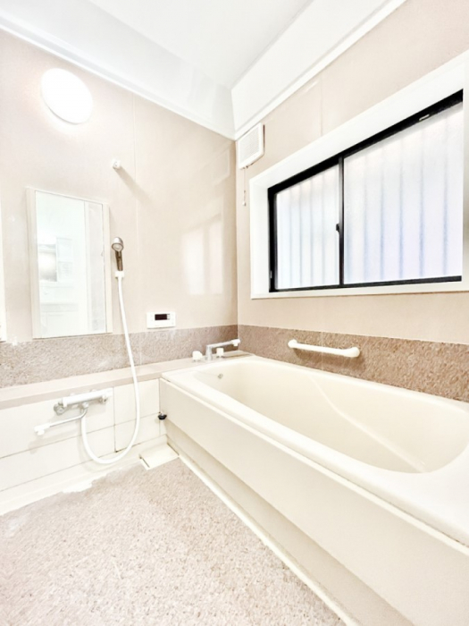 �����@1���̔������t���b�V�����Ă���閾�邭�������̂���o�X���[��