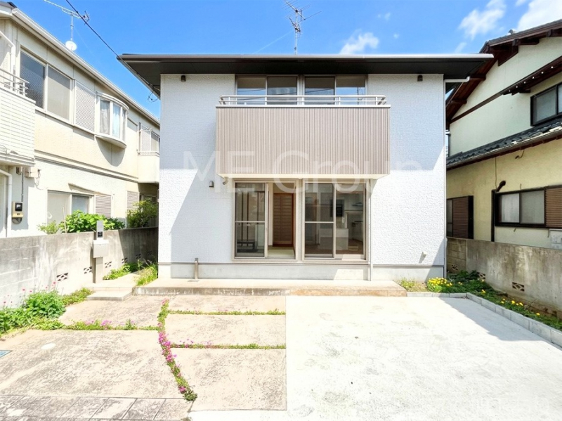 ���n�O�ώʐ^�@�������ꂽ�O�ρA�㎿�ȏZ��Ԃ��L���鎺���͉i�����S���ĉ߂�����Z���ł��B 