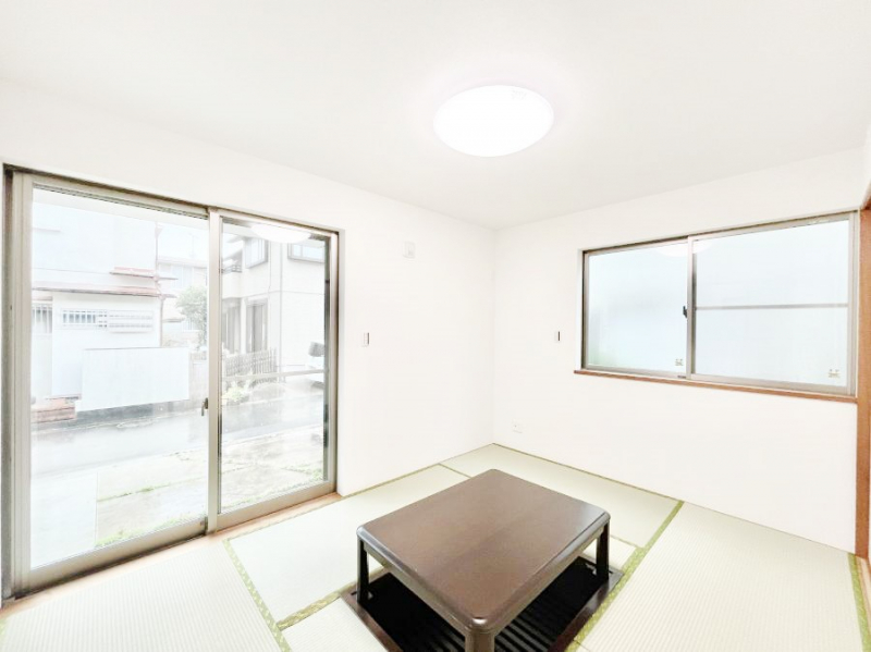 ���̑����ρ@���r���O�Ɨׂ荇���Ă���a���B�ق��ƈꑧ�ł���a�̋�Ԃ��Y�ꂸ�ɁB 