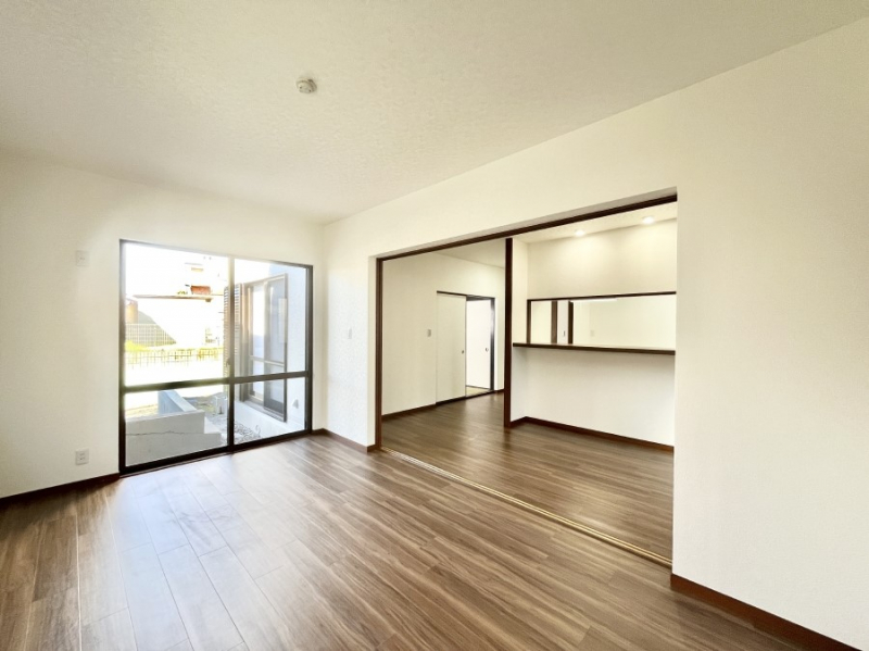 ���r���O�@�傫�ȑ����炽���Ղ�̗z���ƕ����������郊�r���O