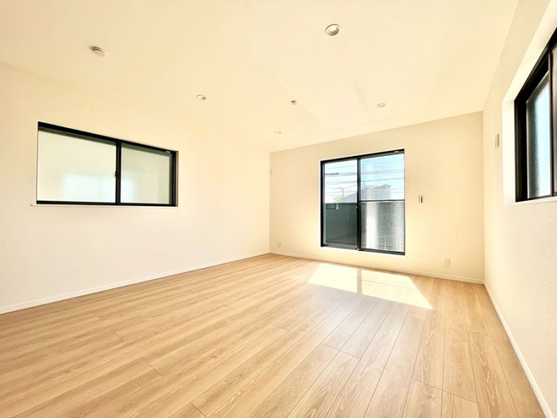 ���r���O�@�傫�ȑ����炽���Ղ�̗z���ƕ����������郊�r���O