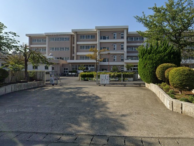 ���ӊ��@���w�Z 1100m ���R�s���여�R���w�Z