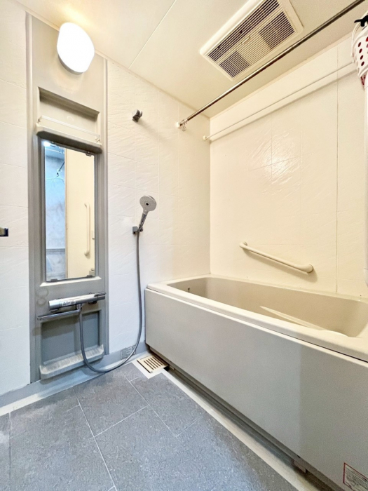 �����@����