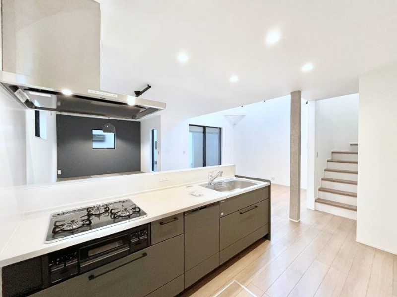 �L�b�`���@���r���O�����n����l�C�̃J�E���^�[�L�b�`���B �Ƒ��������Ȃ���Ǝ������邱�Ƃ��ł��܂��B