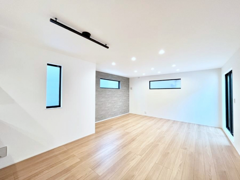 ���r���O�@�Ƒ��c���̎��Ԃ����������Ȃ��났�̃��r���O�_�C�j���O�B   