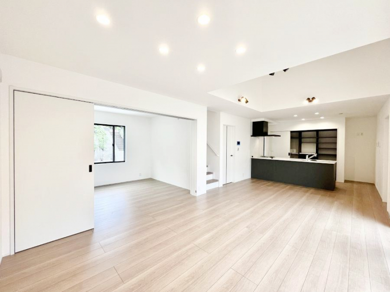 ���r���O�@�Ƒ��c���̎��Ԃ����������Ȃ��났�̃��r���O�_�C�j���O�B   �@