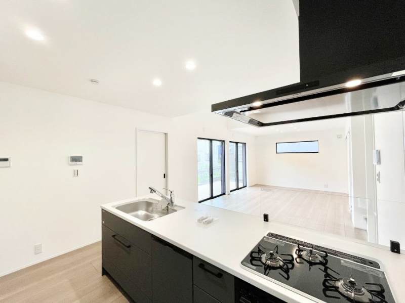 �L�b�`���@���������Ȃ���ł����Ƒ��Ƃ̉�b���y���߂�ΖʃL�b�`���@