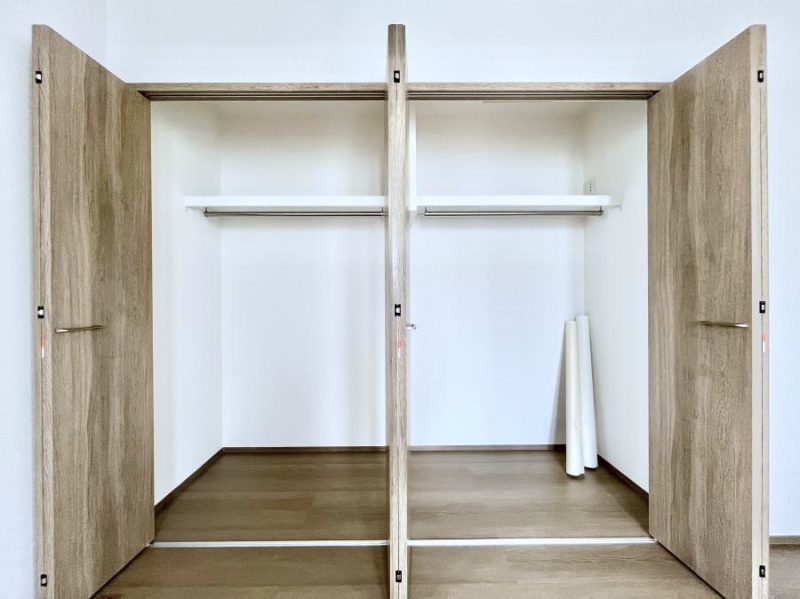 ���[�@�m���̃N���[�[�b�g�B���s��������̂Ō���̈ߗނ�����������܂�܂��B