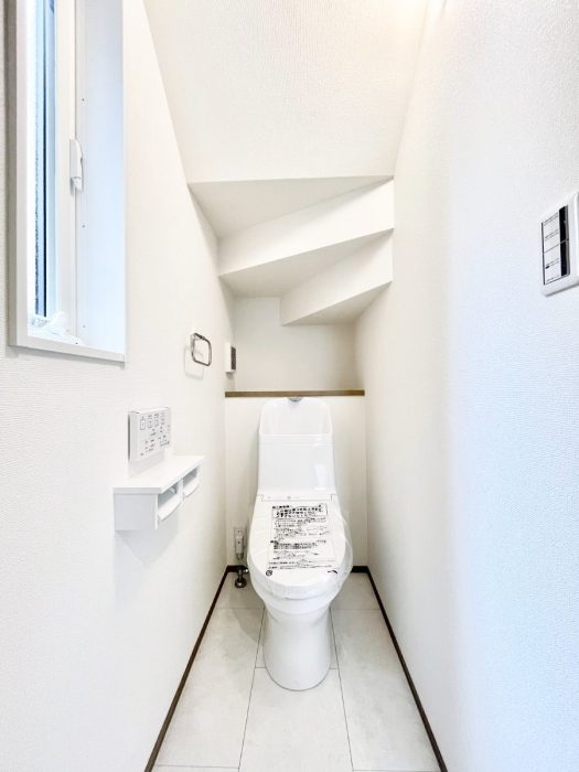 �g�C���@�g�C����1�K��2�K���ꂼ��ɔz�u����Ă��ĂƂĂ��֗��ł��B 