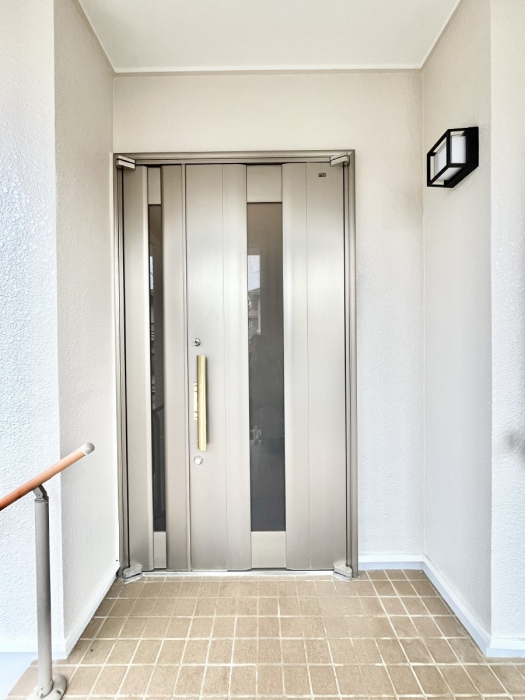 ���ց@��؂ȉƑ��A���q���o�}���錺�ցB