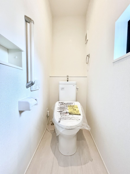 �g�C���@�g�C����1�K��2�K���ꂼ��ɔz�u����Ă��ĂƂĂ��֗��ł��B 