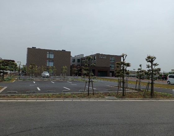 ���ӊ��@�a�@ 1300m ��Ö@�l�Вc������ ���˖q�̌��a�@