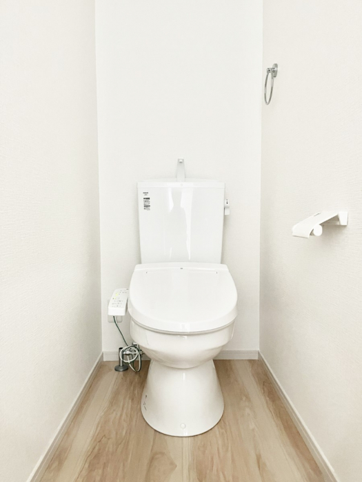 �g�C���@�g�C����1�K��2�K���ꂼ��ɔz�u����Ă��ĂƂĂ��֗��ł��B 
