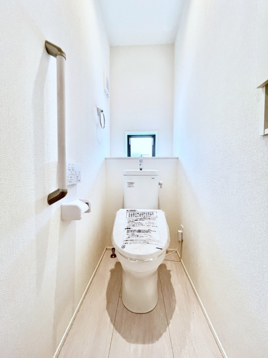 �g�C���@�g�C����1�K��2�K���ꂼ��ɔz�u����Ă��ĂƂĂ��֗��ł��B 