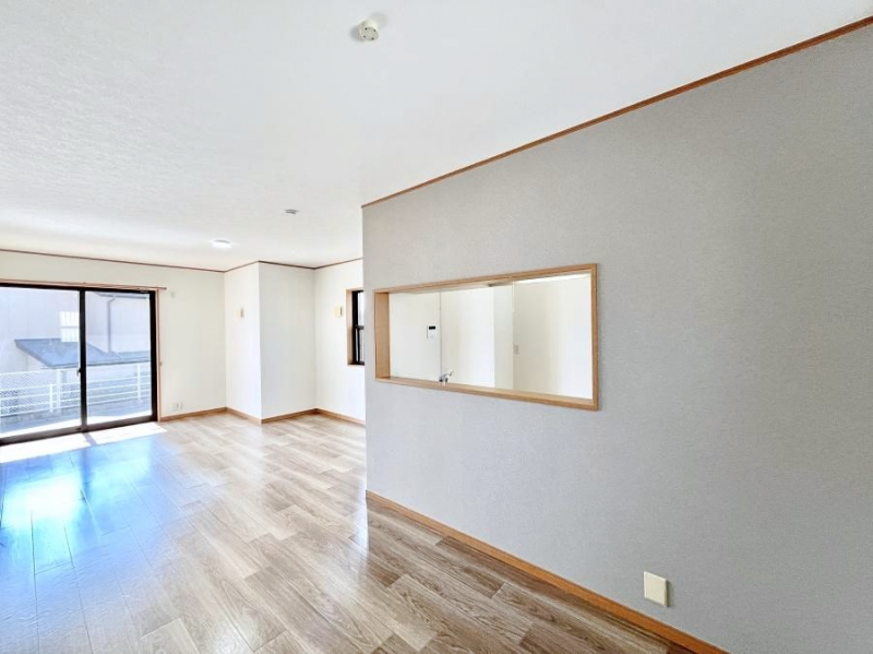 ���r���O�@�Ƒ��c���̎��Ԃ����������Ȃ��났�̃��r���O�_�C�j���O�B   