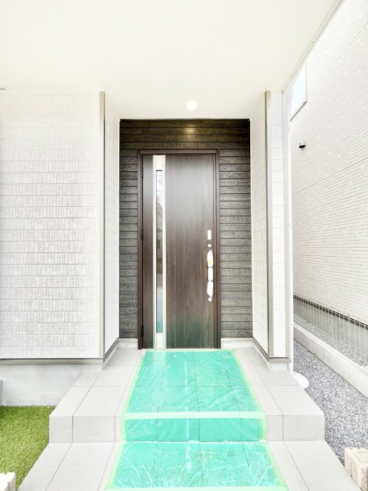 ���ց@��؂ȉƑ��A���q���o�}���錺�ցB