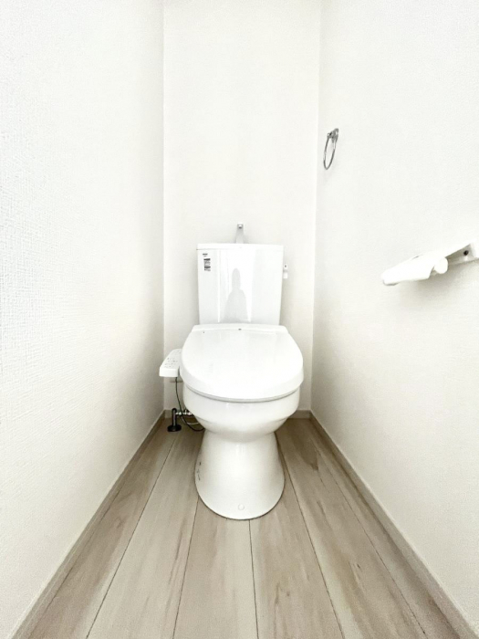 �g�C���@�g�C����1�K��2�K���ꂼ��ɔz�u����Ă��ĂƂĂ��֗��ł��B 