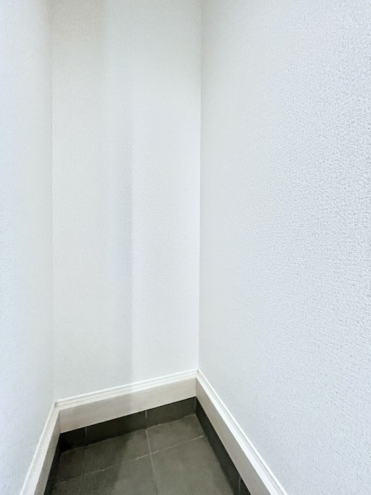 ���[�@�V���[�Y�C���N���[�N�t���I�J���x�r�[�J�[���u���܂��B 