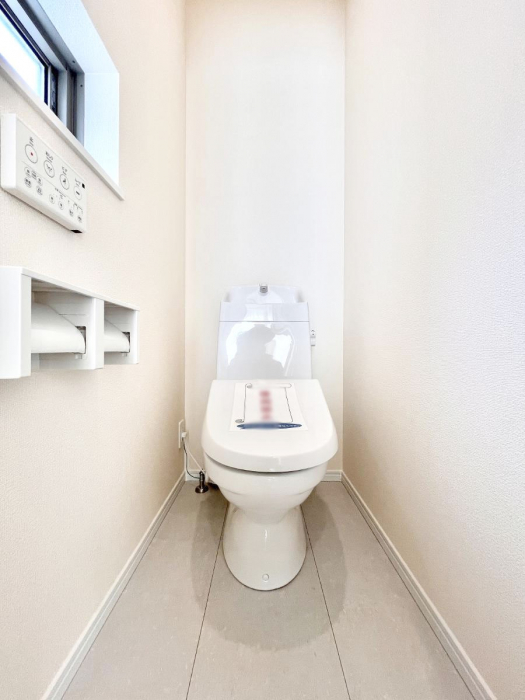 �g�C���@�g�C����1�K��2�K���ꂼ��ɔz�u����Ă��ĂƂĂ��֗��ł��B 