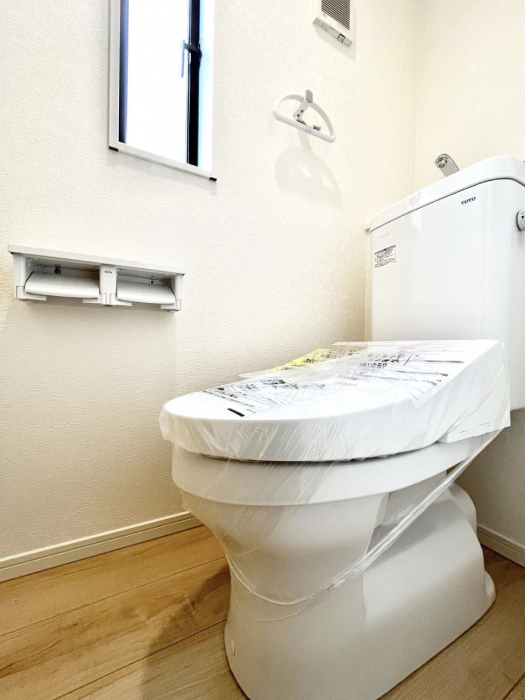 �g�C���@�g�C����1�K��2�K���ꂼ��ɔz�u����Ă��ĂƂĂ��֗��ł��B 