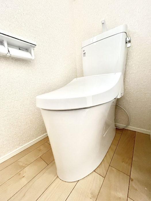 �g�C���@�g�C����1�K��2�K���ꂼ��ɔz�u����Ă��ĂƂĂ��֗��ł��B 