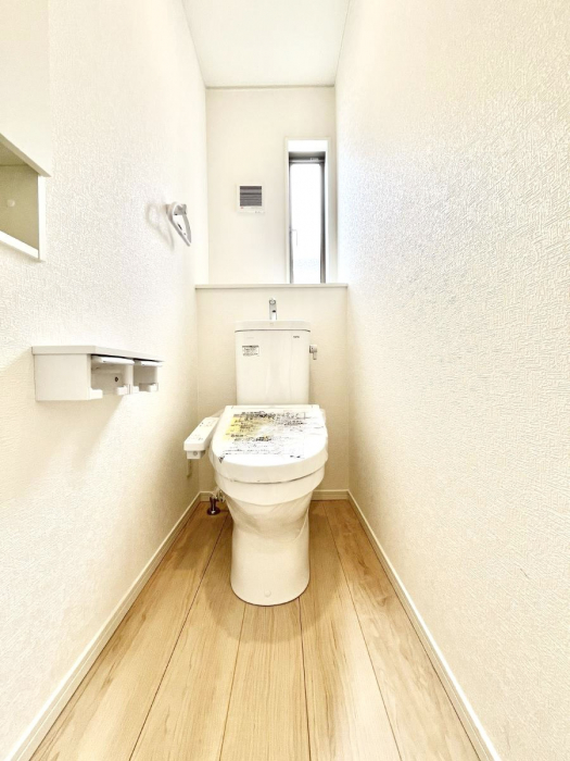 ���̑����ρ@�O�ʋ��̗��ɁA���ϕi��q���p�i�Ȃǂ����[�\�B���ʑ����������ƕۂ��܂��I