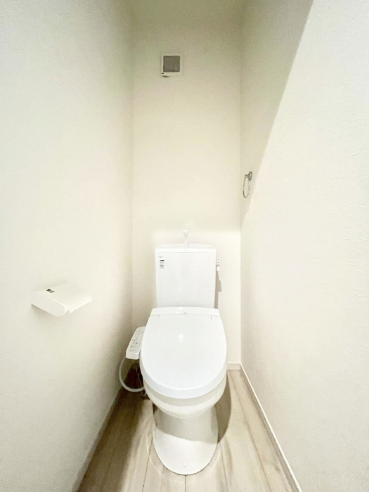 �g�C���@�g�C����1�K��2�K���ꂼ��ɔz�u����Ă��ĂƂĂ��֗��ł��B 