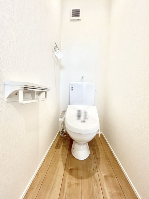 �g�C���@�g�C����1�K��2�K���ꂼ��ɔz�u����Ă��ĂƂĂ��֗��ł��B 
